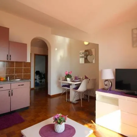 Vista 3 In Mit Meerblick By Interhome Appartement Poreč